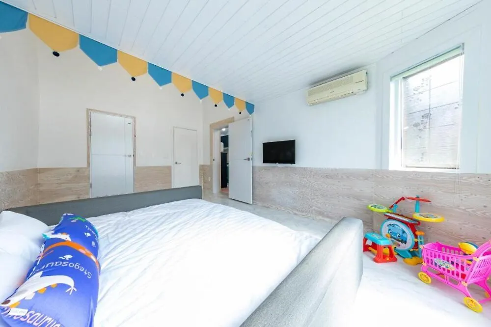 *** Wisma tamu Ganghwado Baby Bear Spa Pension Incheon Korsel